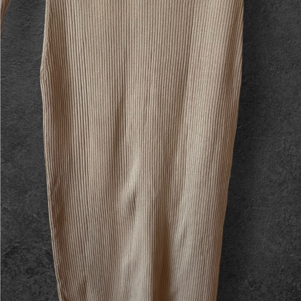 Anthropologie Petites Off-the-Shoulder Slim Knit Midi Dress Taupe Size SP - Picture 10 of 14